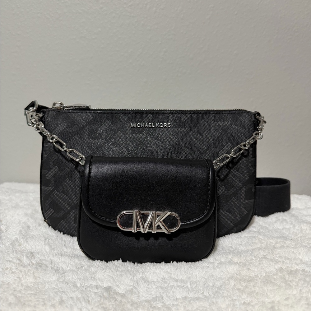 SOLD❣️ Michael Kors Black Empire MK Logo Parker Large Multi-Function Crossbody